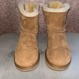 Women’s UGG® Mini Bailey Bow II Boot - Chestnut NWOT